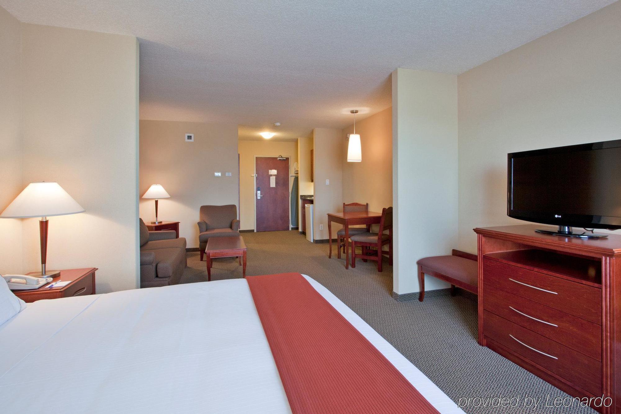 Express & Sherwood Park-edmonton Area By Ihg Sherwood Park