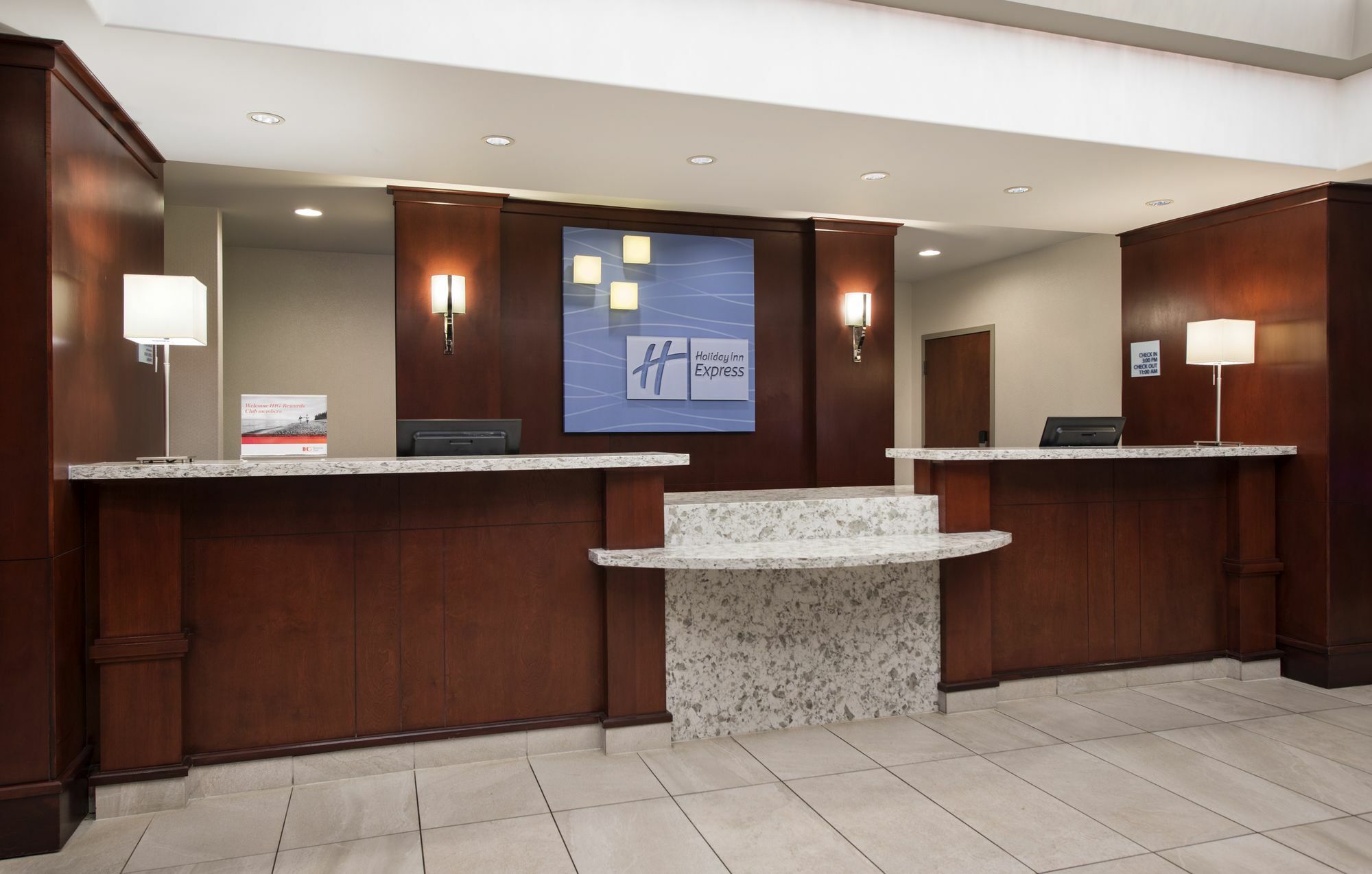 Hotel Express & Sherwood Park-edmonton Area By Ihg 3*