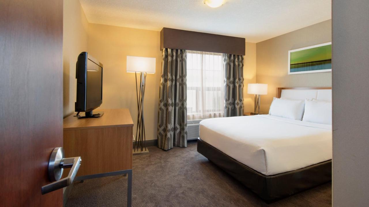Hotel Express & Sherwood Park-edmonton Area By Ihg 3*